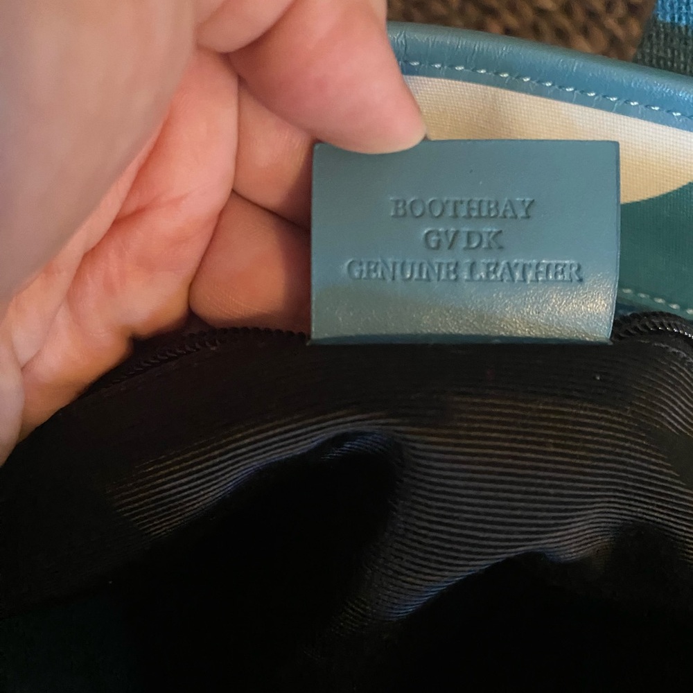 Bally-EUC- Stylish Teal and White Tote Bag - Like New - Picture 8 of 12
